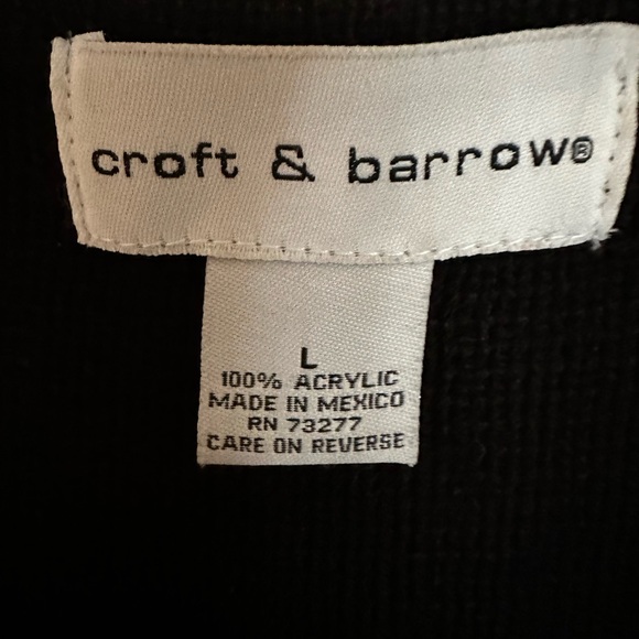 Croft & Barrow Women’s Pointsettia Embroidered Sweater. Size Large. - Picture 6 of 6